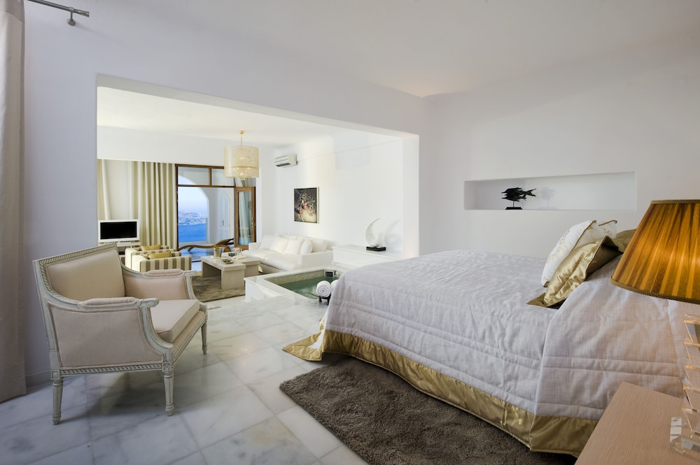 Gold Suites 13/74