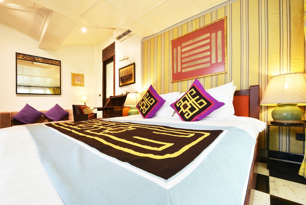 Zantiis Ndol Villas 28/66
