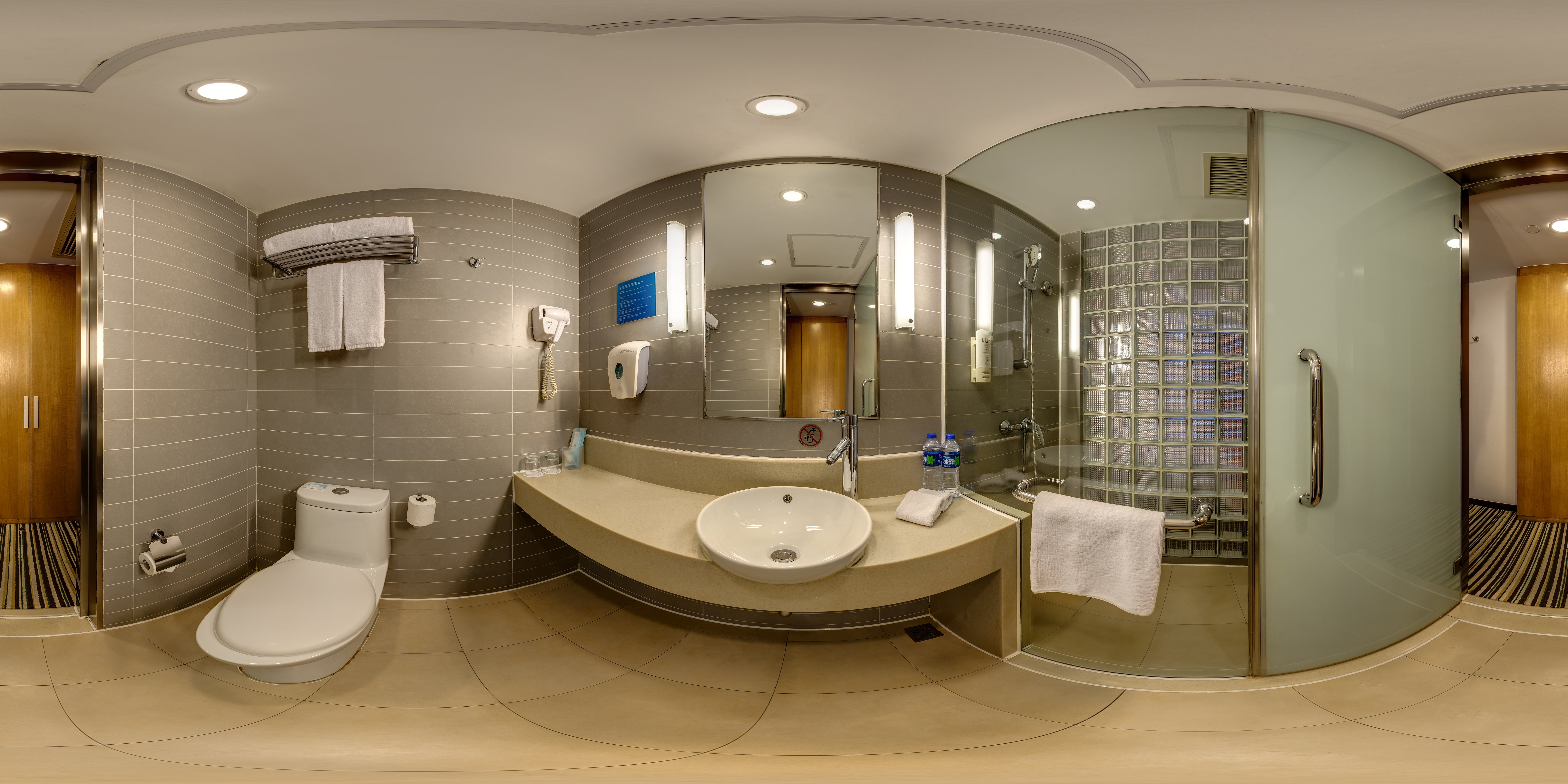 HOLIDAY INN EXPRESS SHANGHAI JINQIAO CENTRAL 19/21