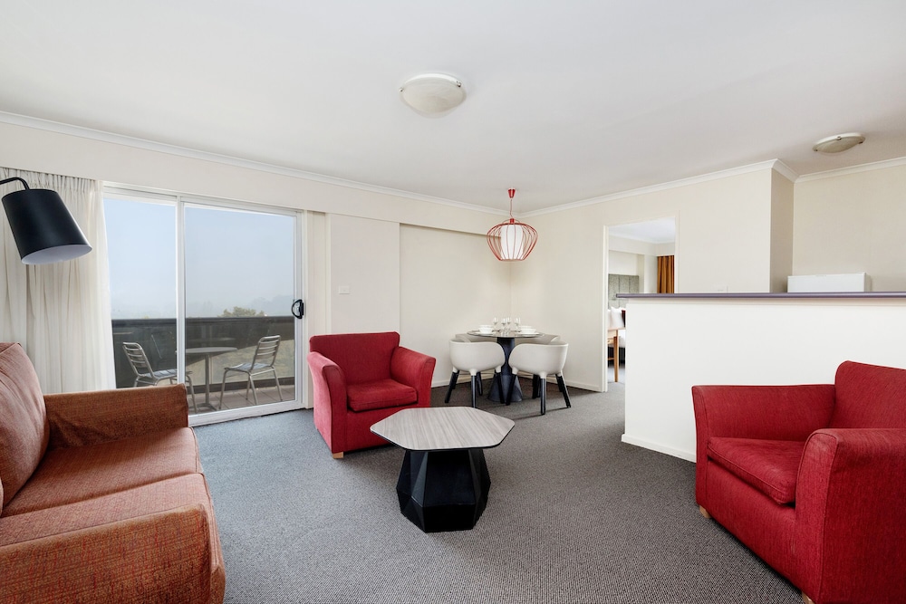Mantra On Northbourne Canberra 32/50
