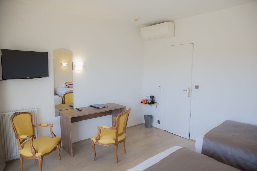 ARC HOTEL SUR MER 23/62