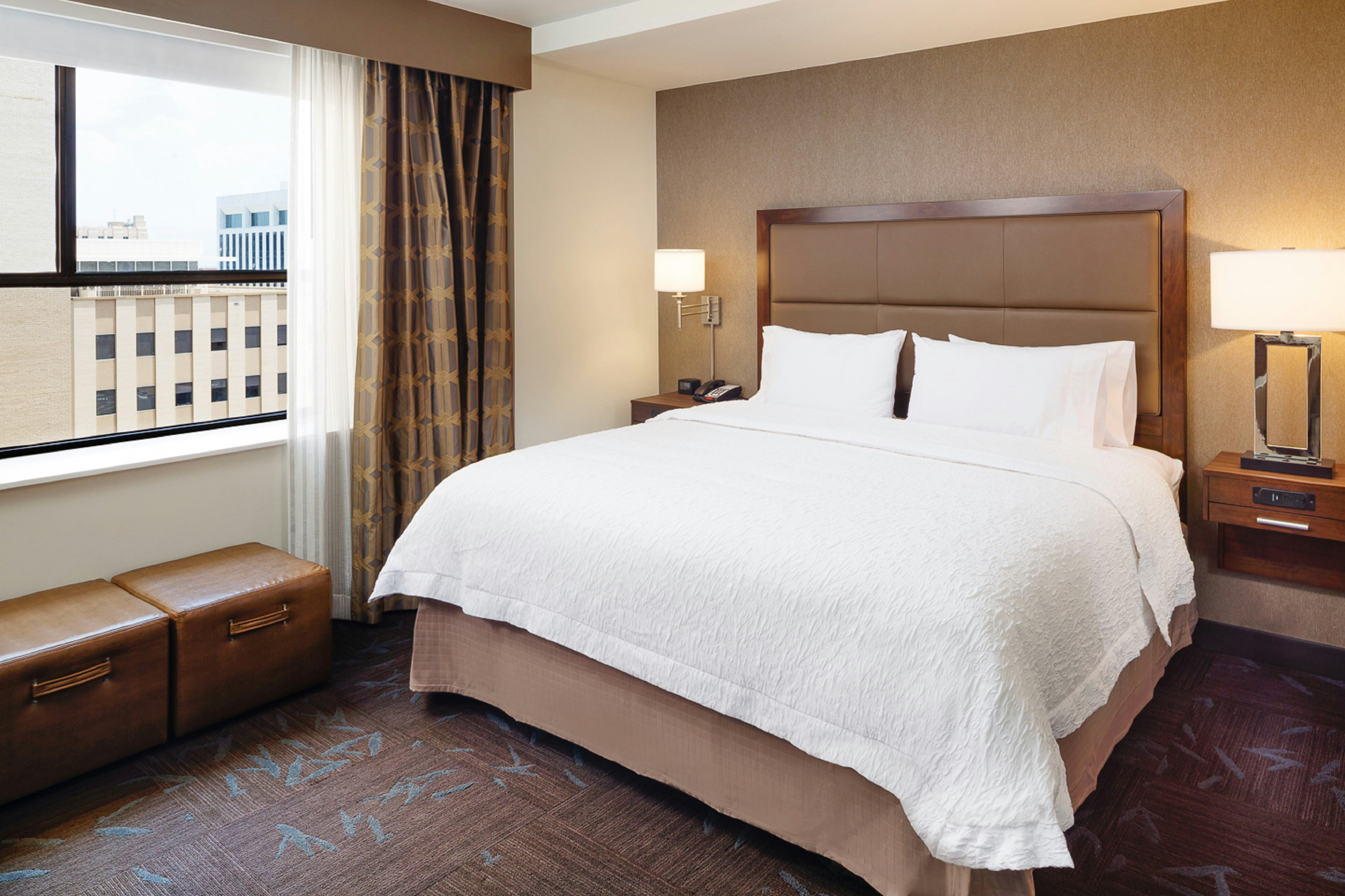 ROOM, KING BED, ACCESSIBLE