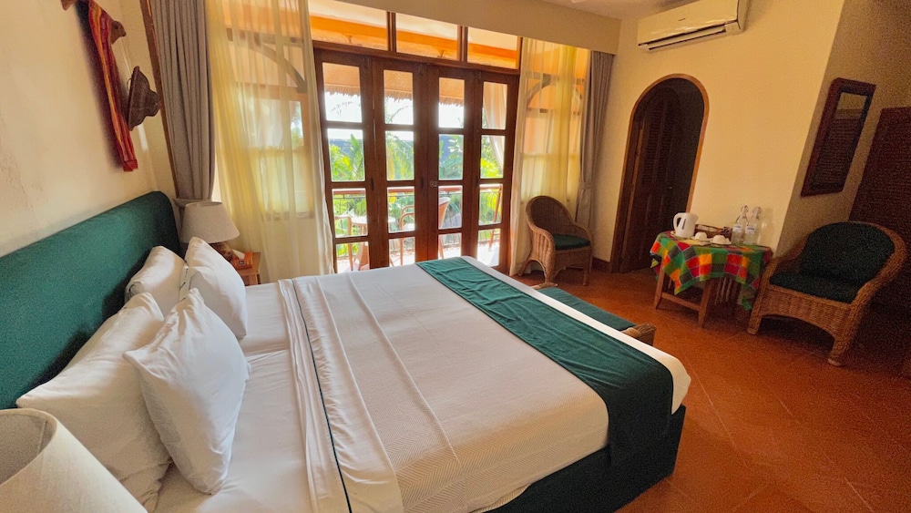 Coco Grove Beach Resort 16/50