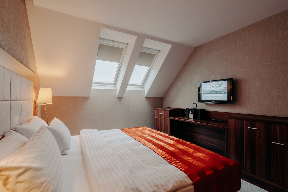 Holiday Inn Trnava 22/66