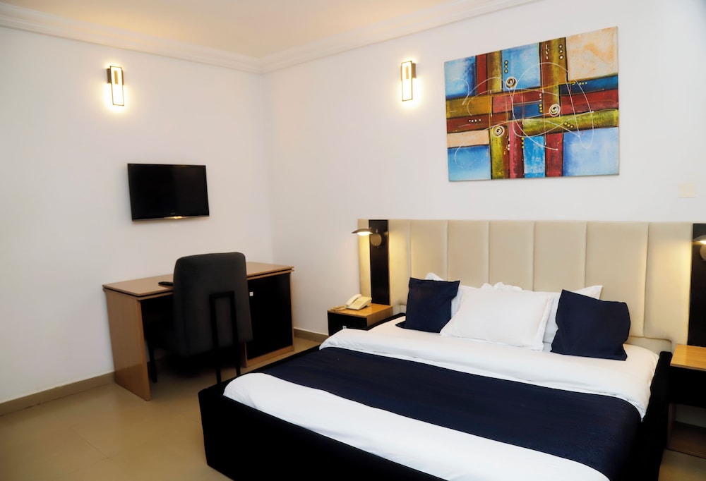 Western Dreams Hotel 32/50