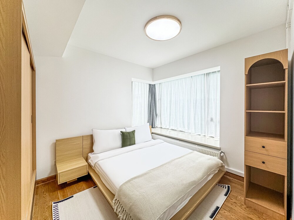 3 BEDROOMS, SUPERIOR, APARTMENT, PRIVATE BATHROOM