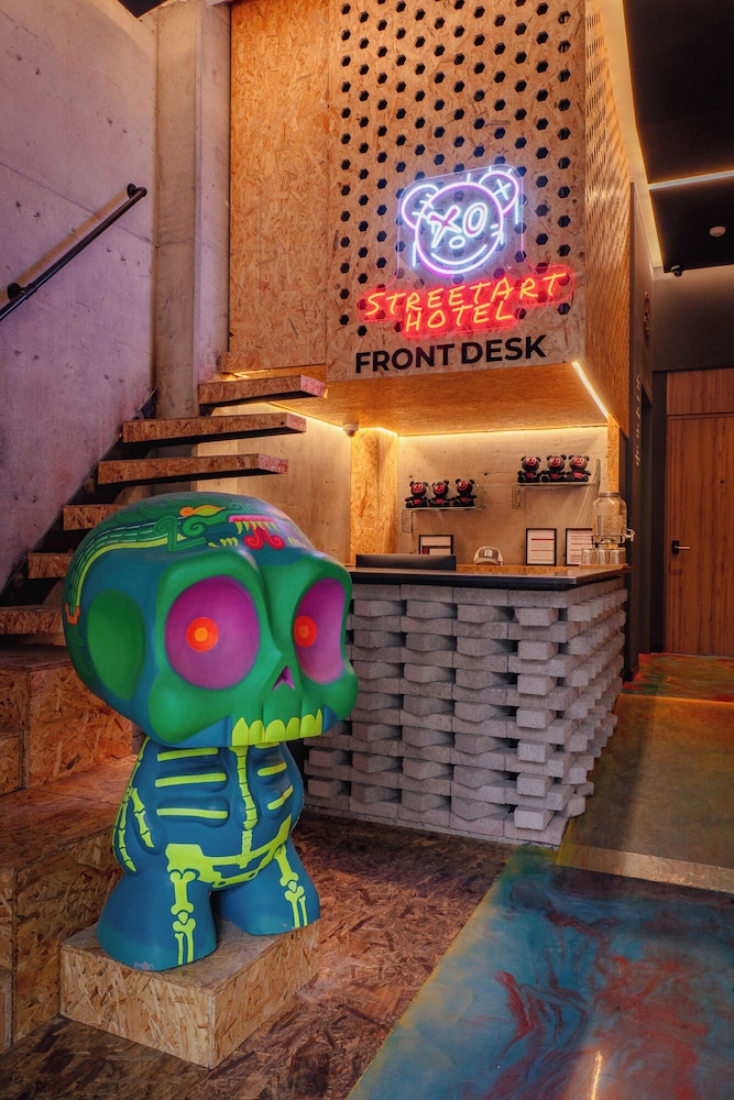 Street Art Hotel Roma 44/50