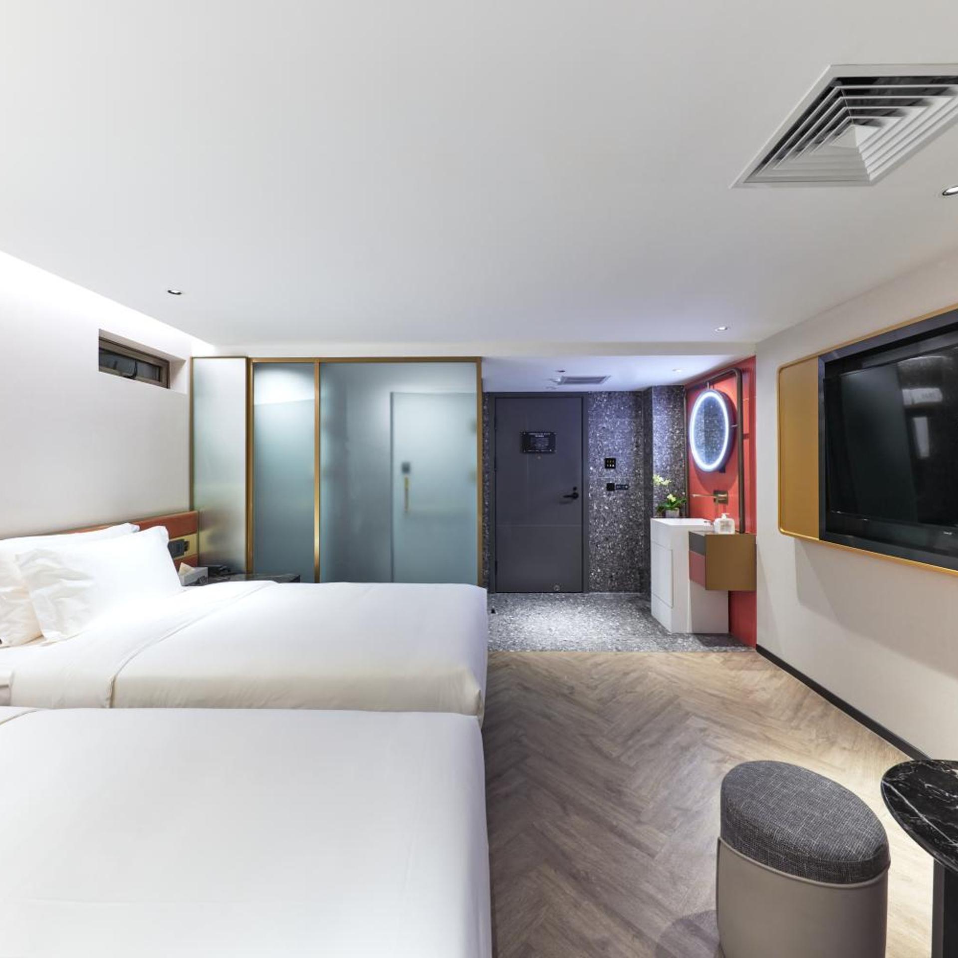 M Hotel (Beijing Tiananmen Square Qianmen Metro Station) 35/48