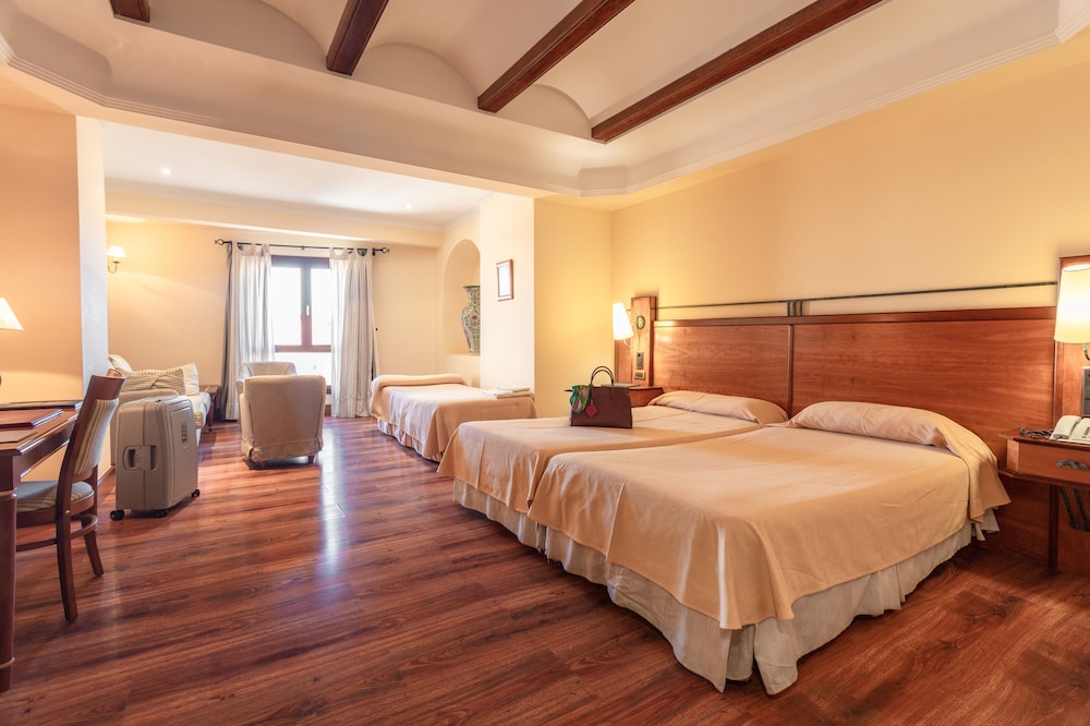 Room, 3 Beds, with Extra Bed