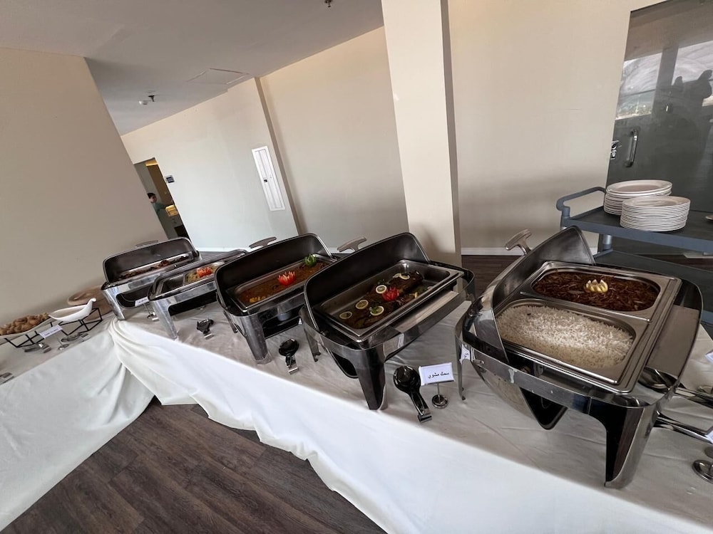 فندق كونتينينت العقير(Continent Hotel Al Uqayr) 15/35