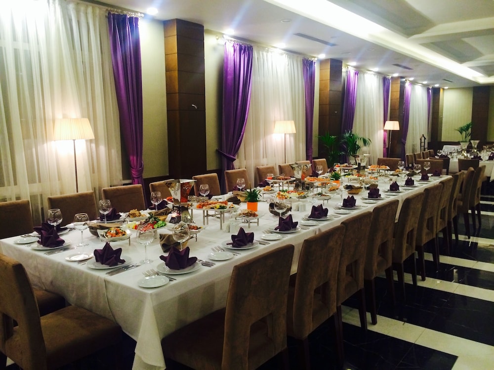 Comfort Hotel Astana 57/70