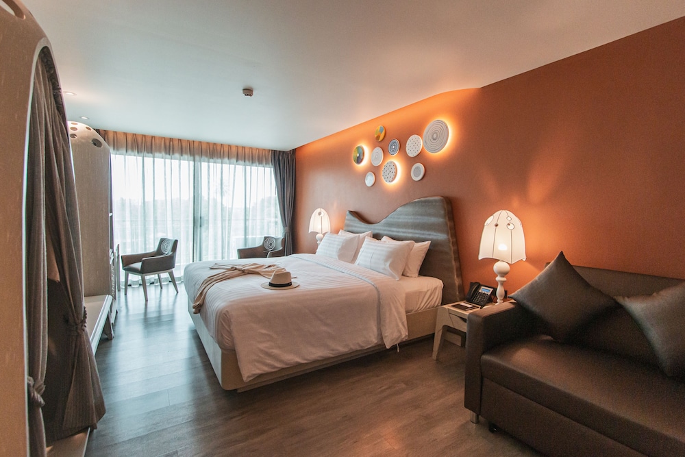 Rachabhura Hotel 17/50