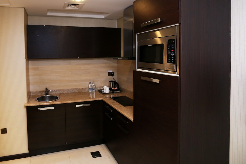 Al Hamra Hotel Sharjah 25/27