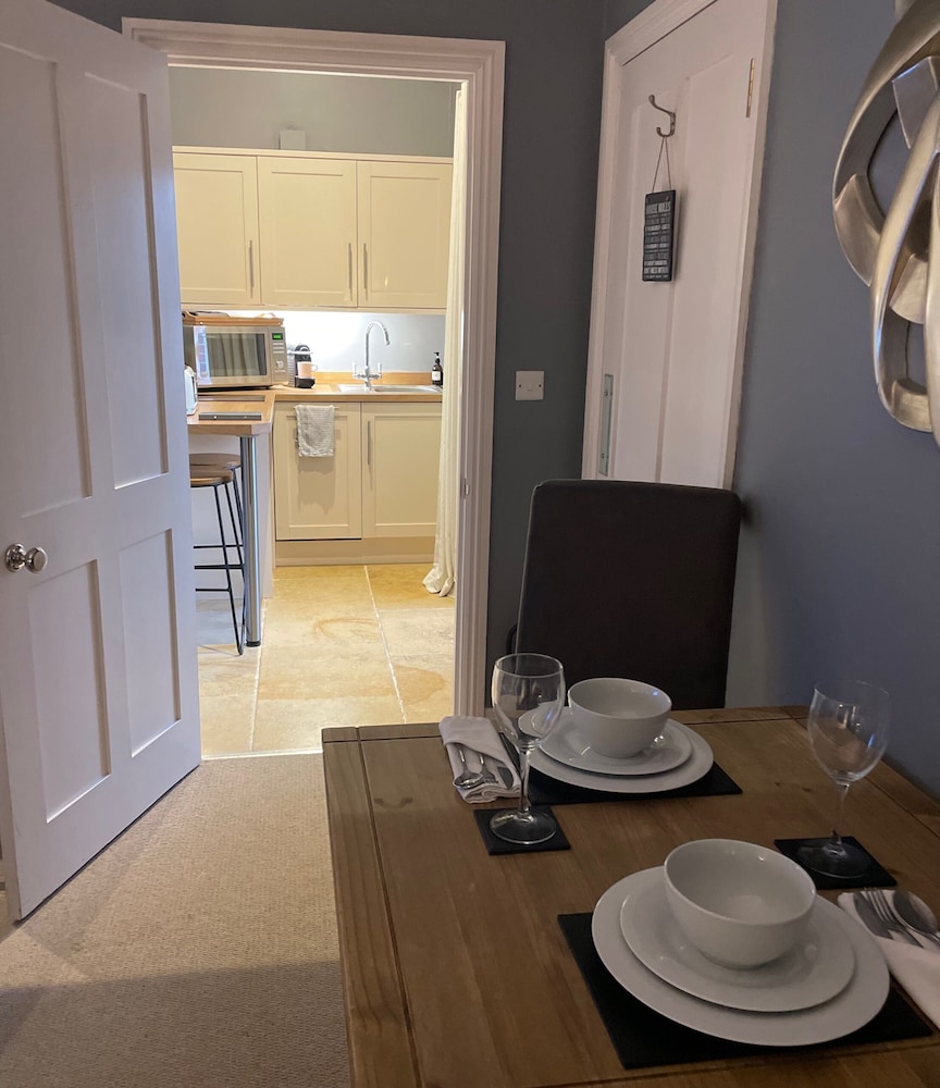 Stonehenge Cottages 34/50