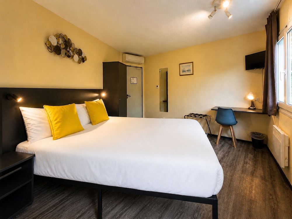 Brit Hotel Les Colonnes 6/21