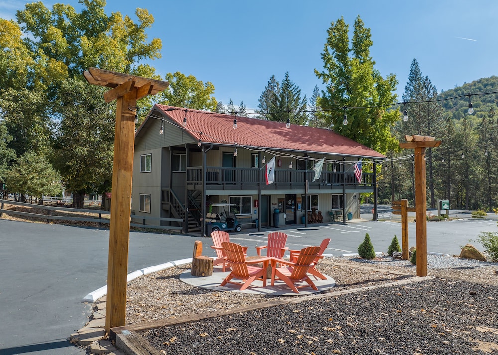 YOSEMITE WESTGATE LODGE 38/50