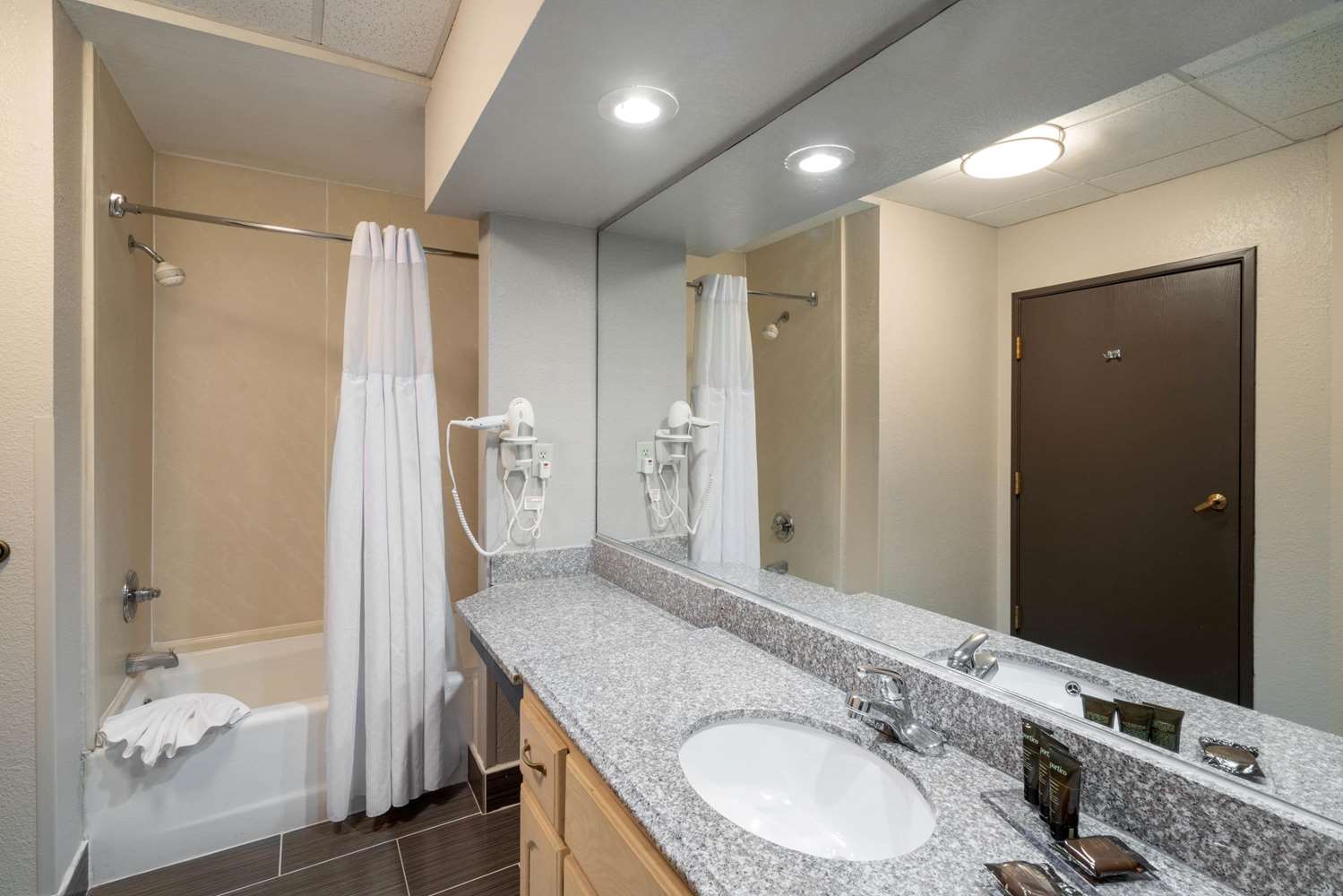 Wingate by Wyndham Memphis East 14/18