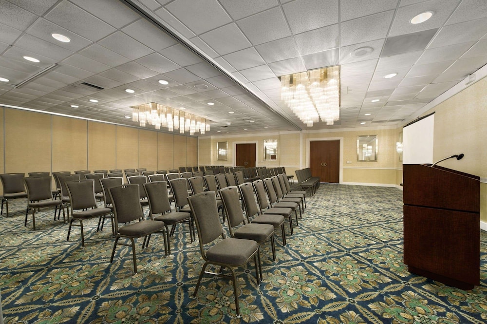 88 Palms Hotel and Event Center 41/59