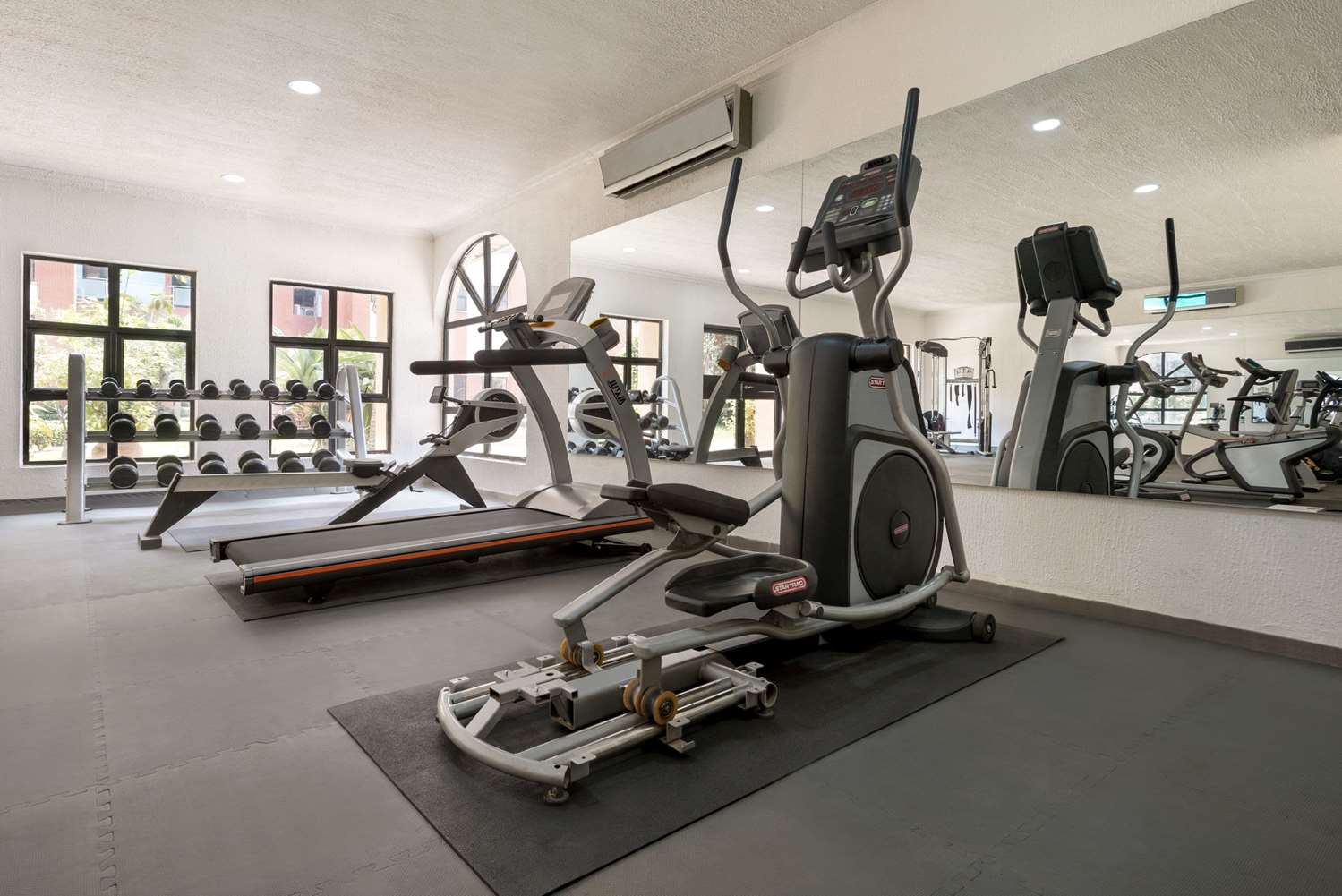 Hawthorn Suites By Wyndham Abuja 7/31