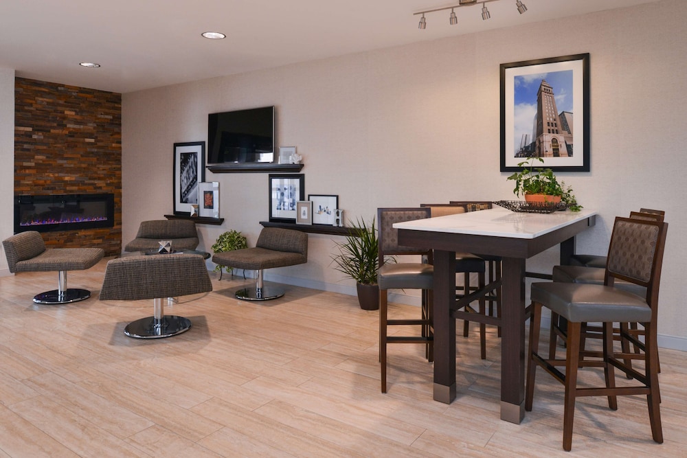 Hampton Inn Suites Denver Speer Boulevard 35/42