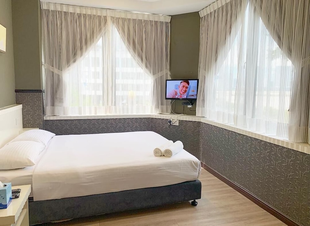 Wang's Hotel Gurney Drive 42/55