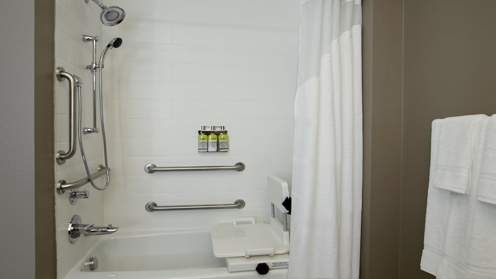 Holiday Inn Express & Suites Dallas-Frisco NW Toyota Stdm 50/52