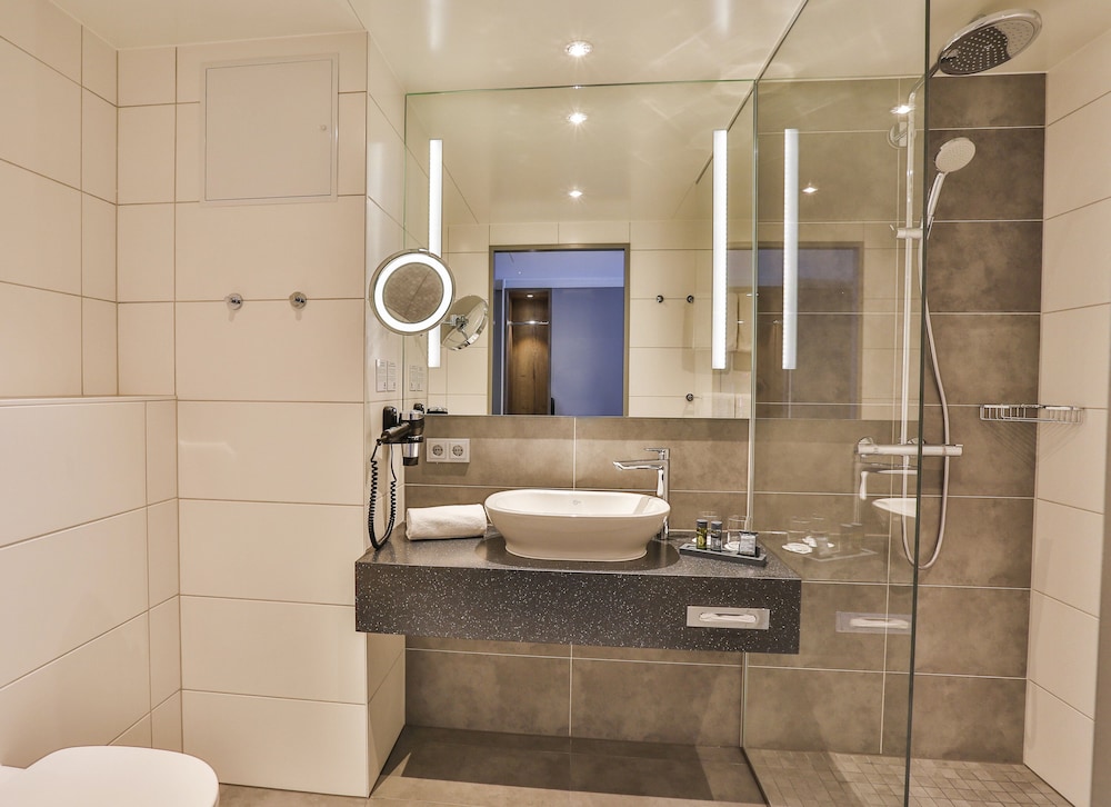 HOLIDAY INN VILLINGEN - SCHWENNINGEN 28/76