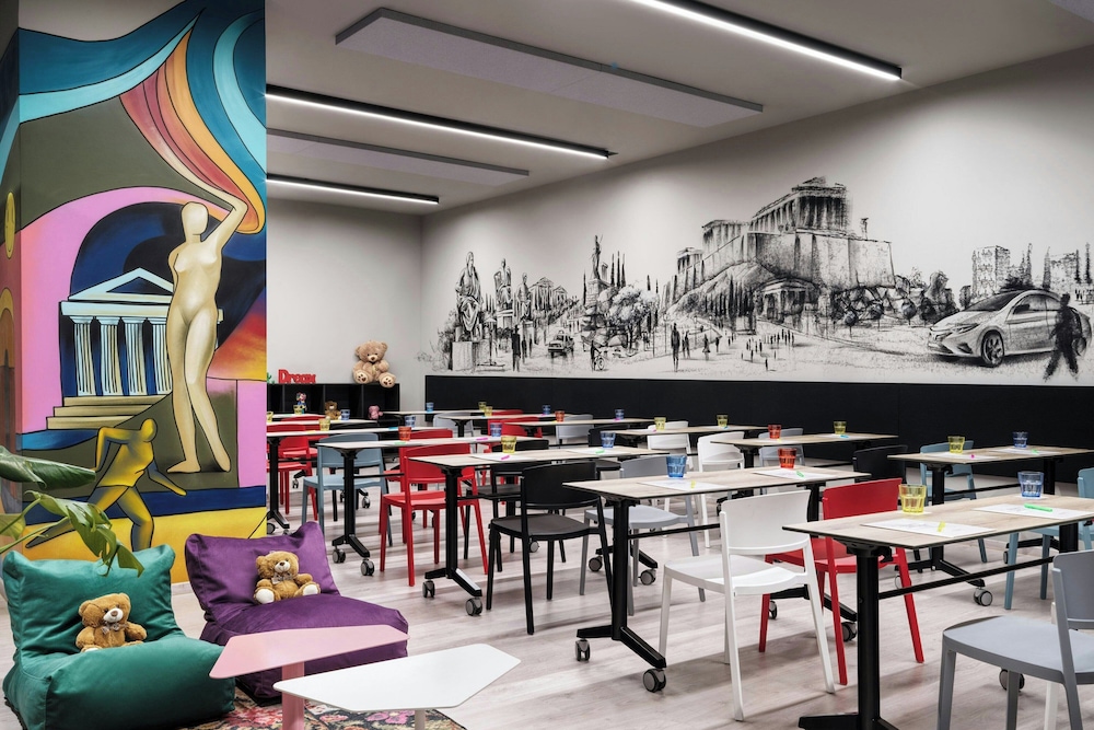 Moxy Athens City 50/66