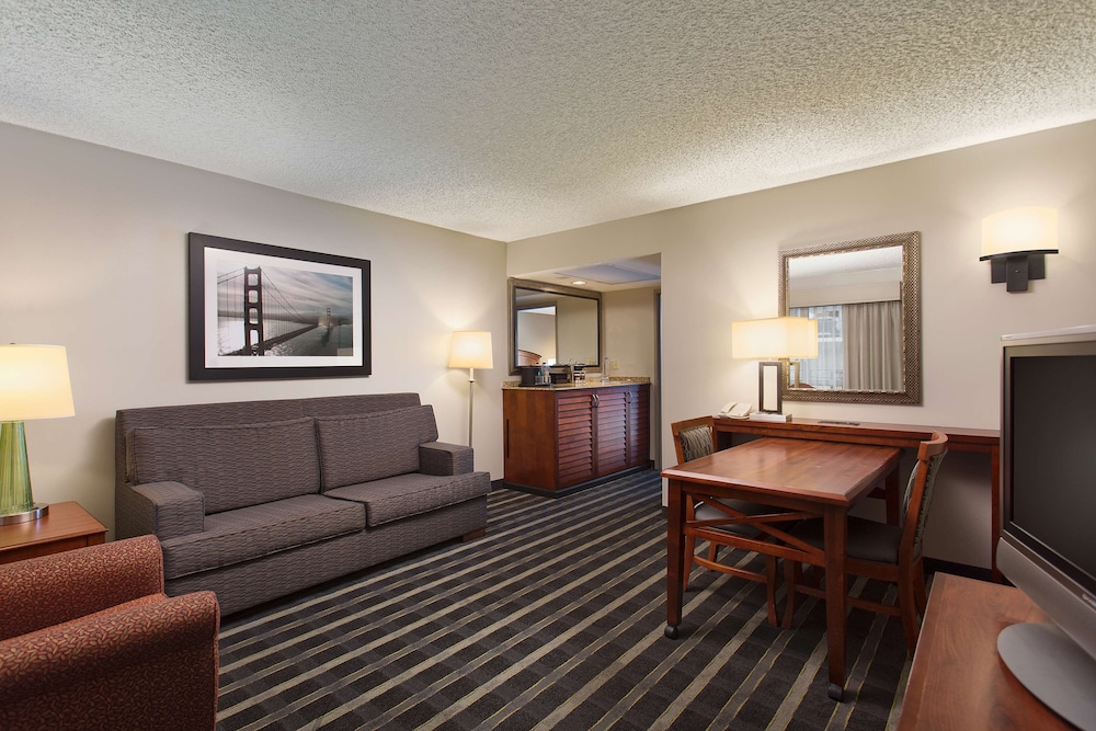 Embassy Suites By Hilton San Francisco Airport Waterfront 26/50