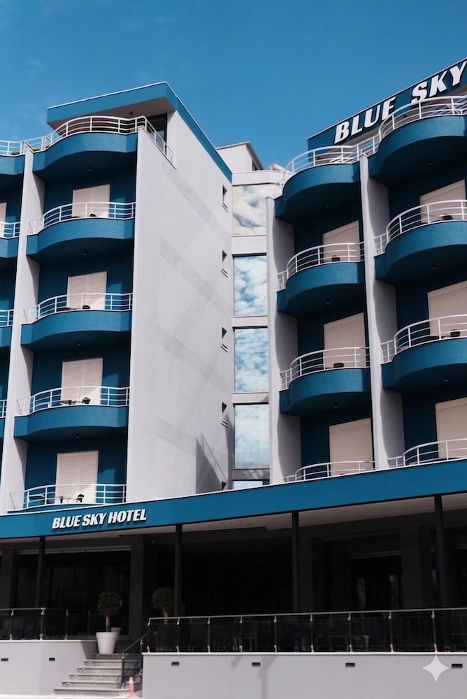 Blue Sky Hotel 2/46