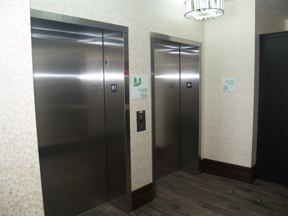 Holiday Inn Salina 18/41