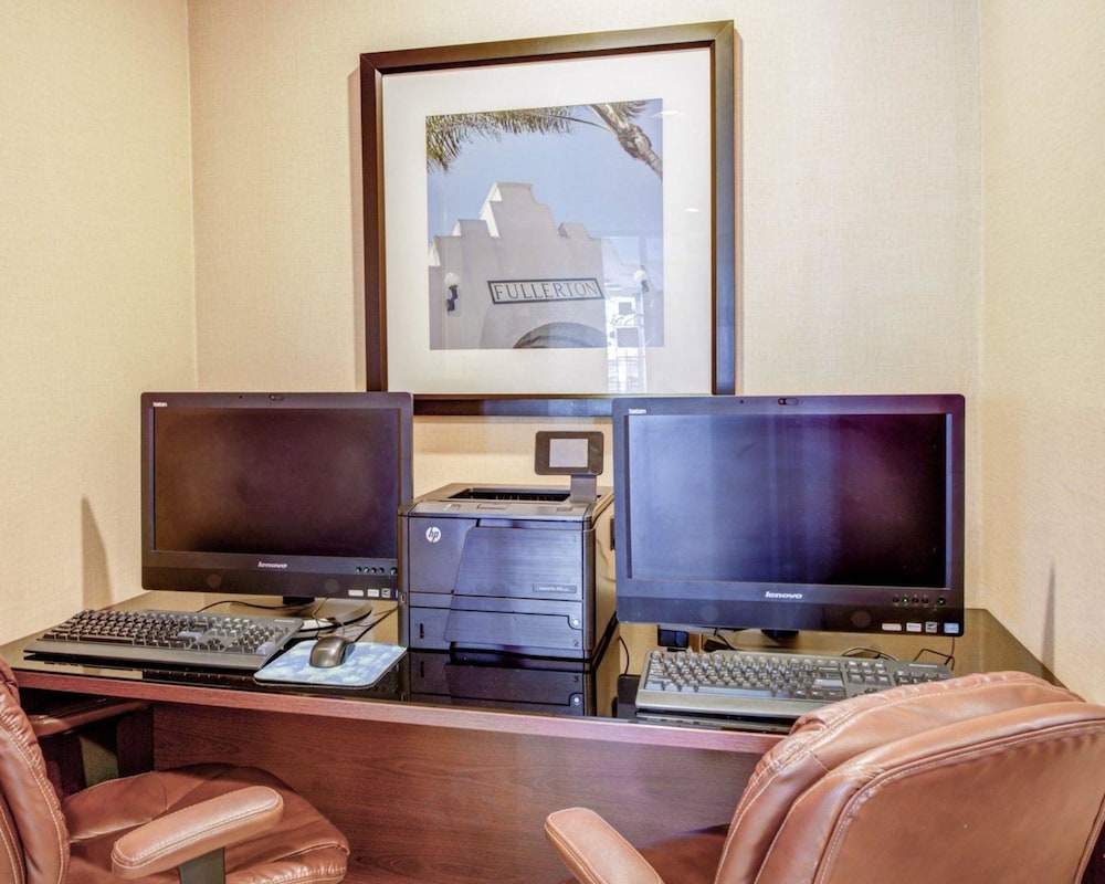 Quality Inn Placentia Anaheim Fullerton 50/50
