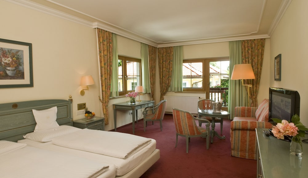 Business, Twin Beds, Balcony