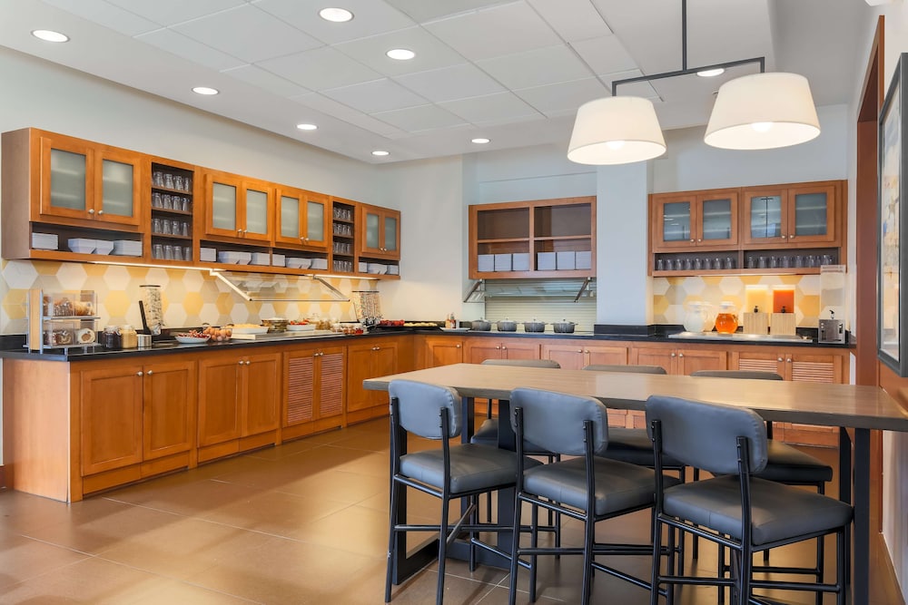 Hyatt Place UC Davis 35/50