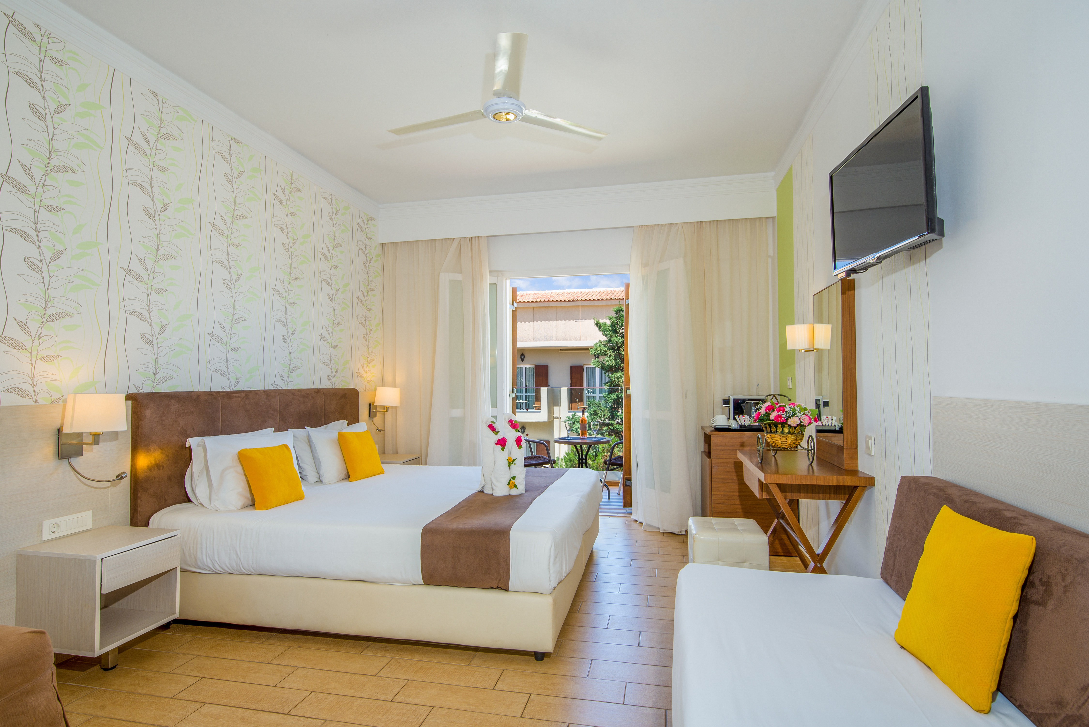 Room, Double Bed, Lateral Side Sea View
