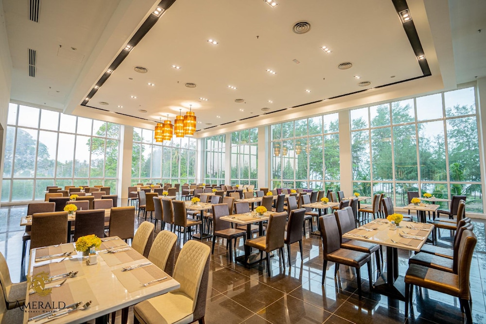 Amerald Resort Hotel 28/35