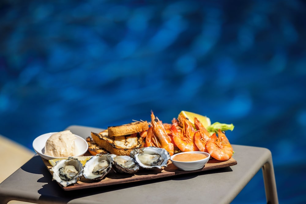 Palm Bay Resort (Adults Only 16+) 76/93