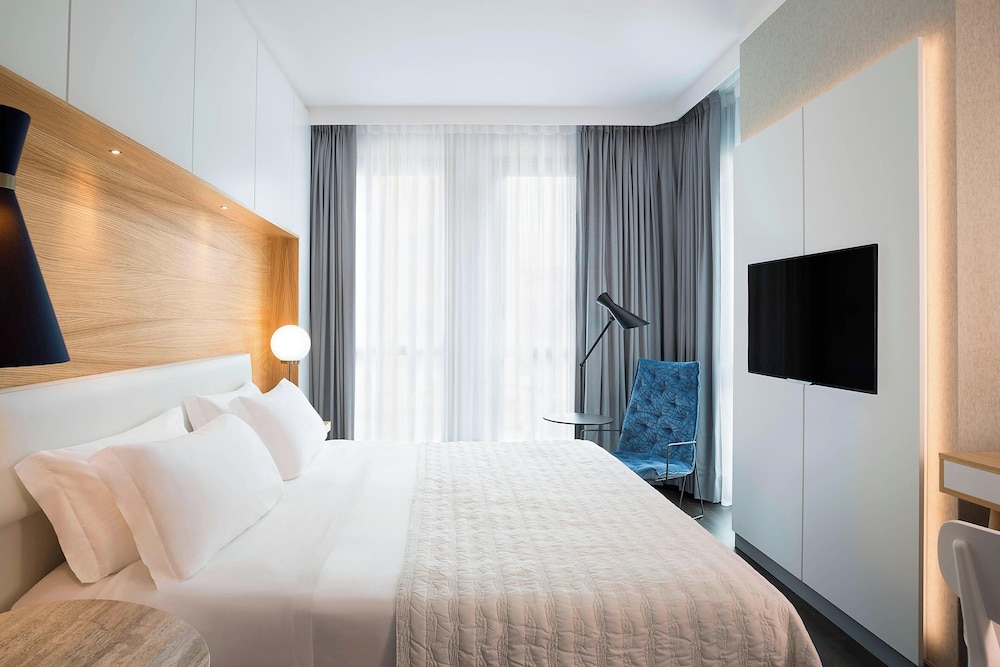 1 Bedroom, Urban, Junior Suite, King Bed, Sofa