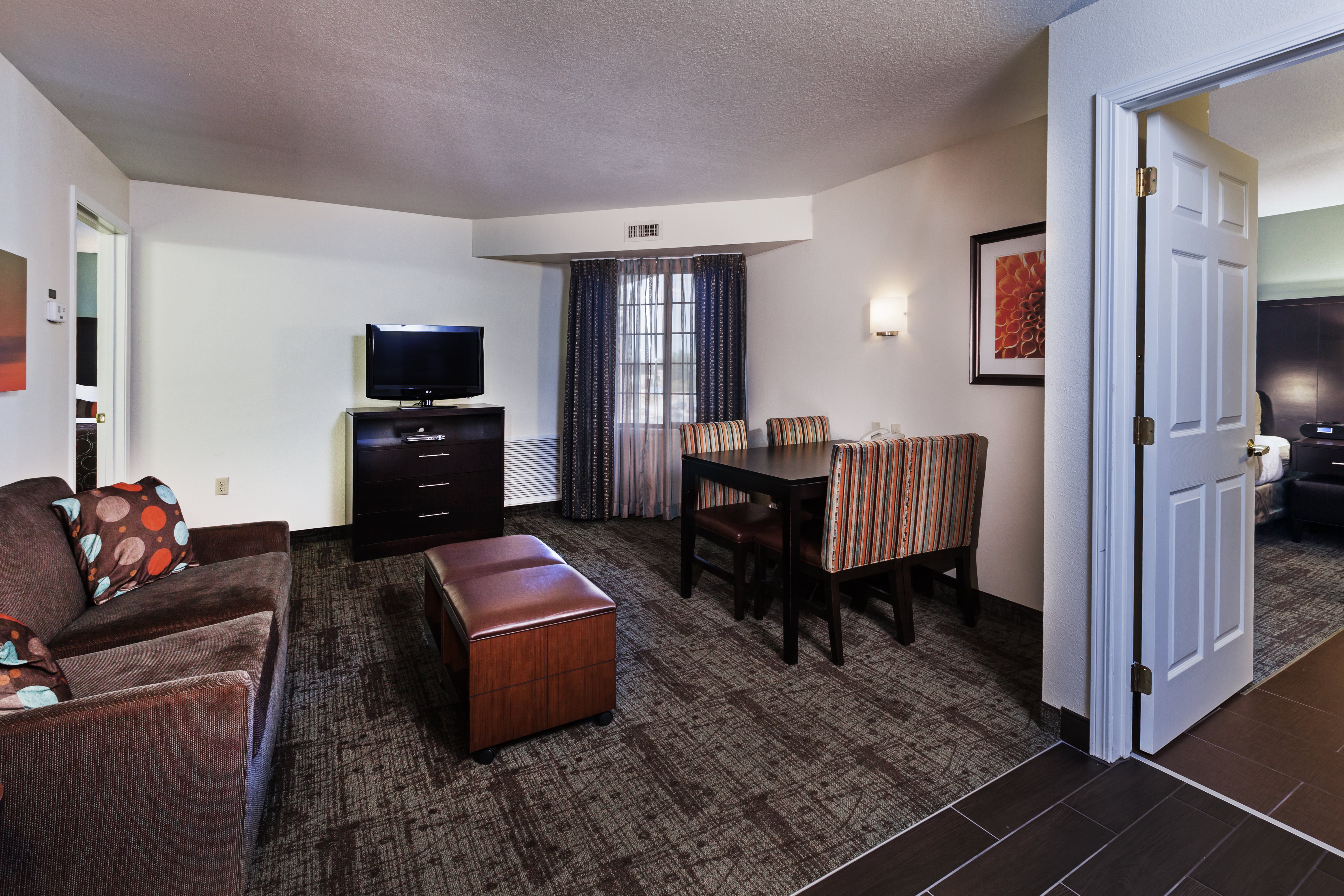 2 Bedrooms, Suite, 3 Queen Beds