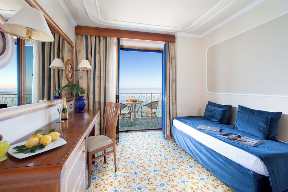 Alimuri Bay Resort 28/61
