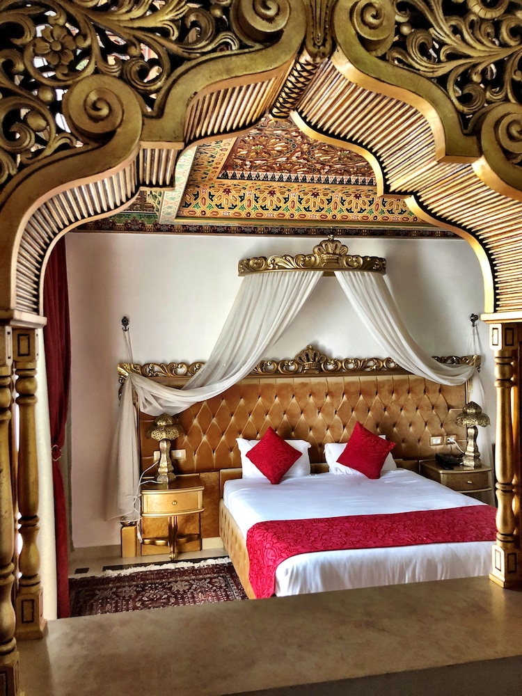 Hotel Royal Victoria 18/66