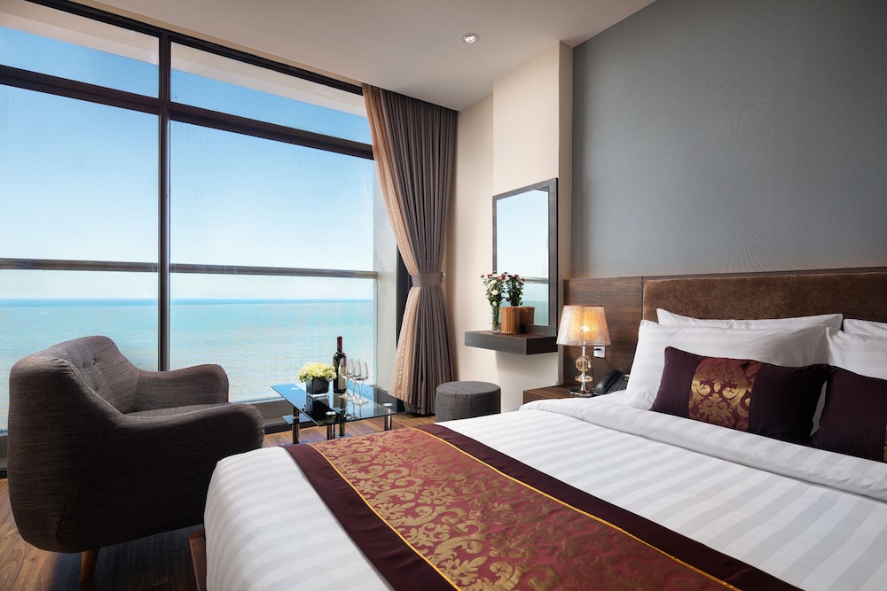 Nolis Hotel 36/54