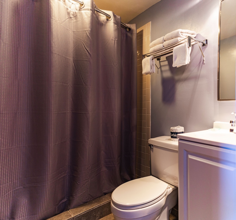 Chicago Getaway Hostel 48/50