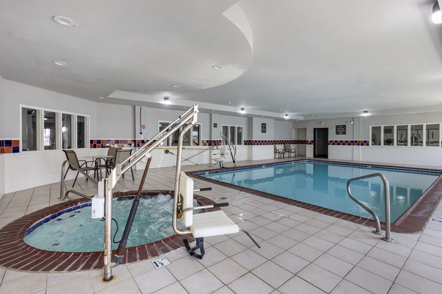 Quality Inn & Suites I-35 E-Walnut Hill 23/41