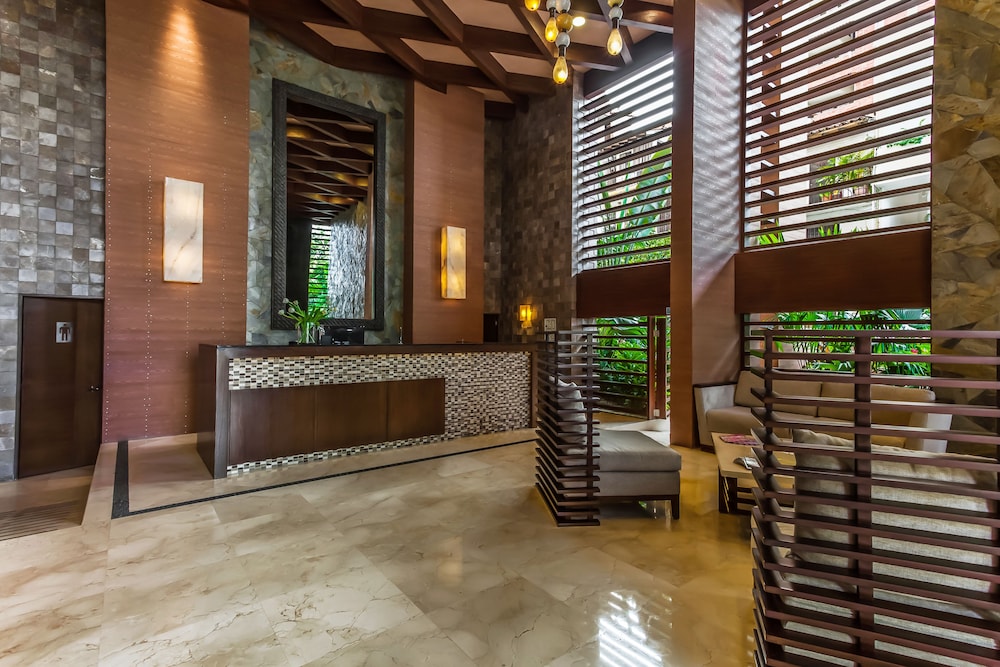 Resorts By Pinnacle 220 10/72