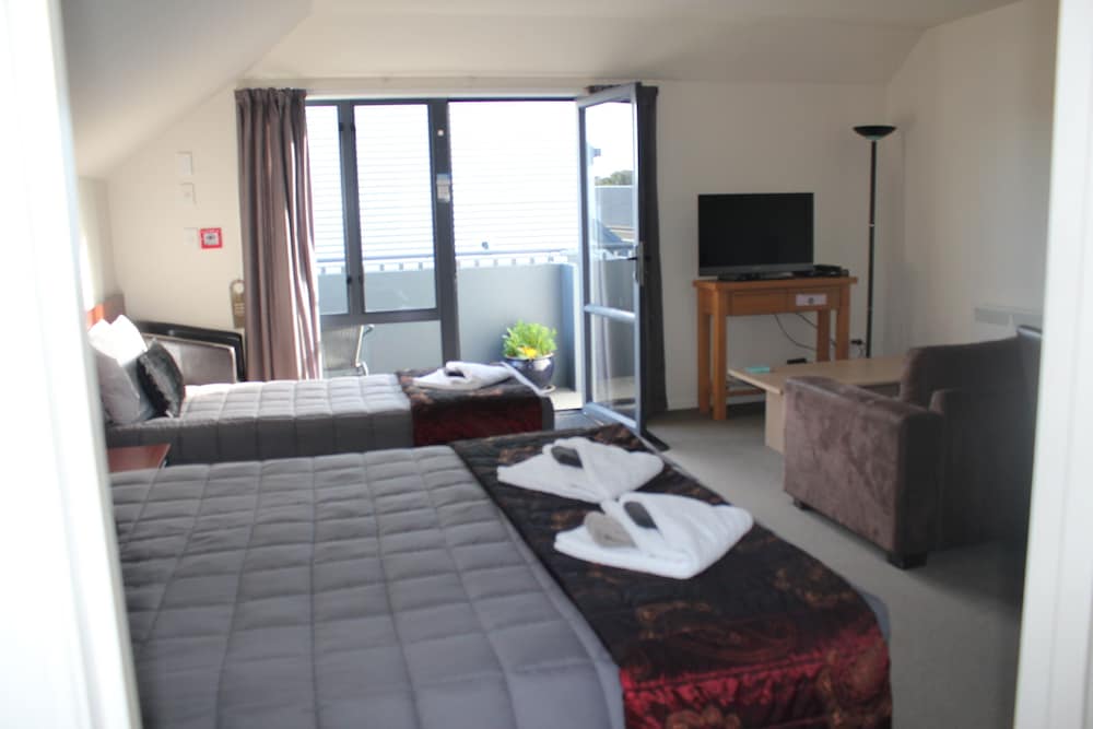 Sherborne Motor Lodge 33/52