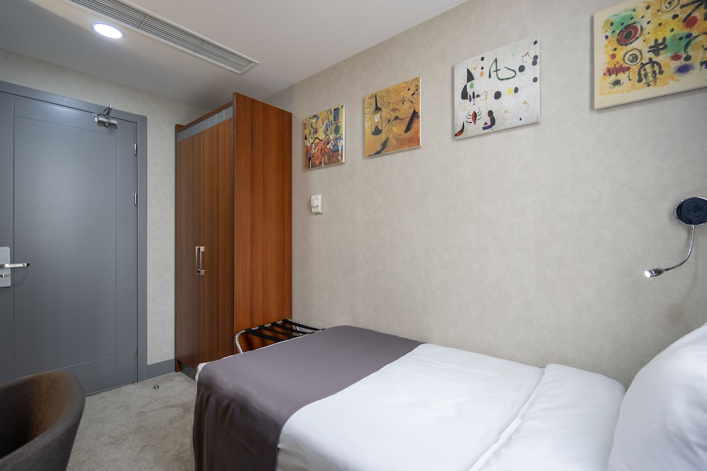 Hotel Atlas Abashidze 3/34