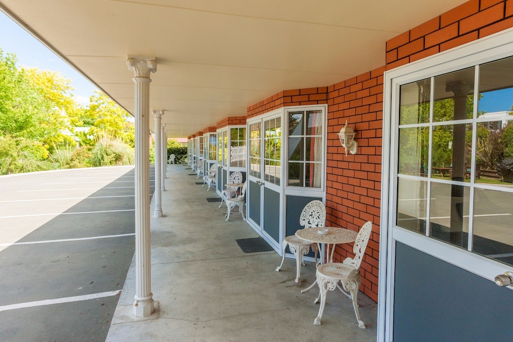 Admirals Motor Lodge 41/71