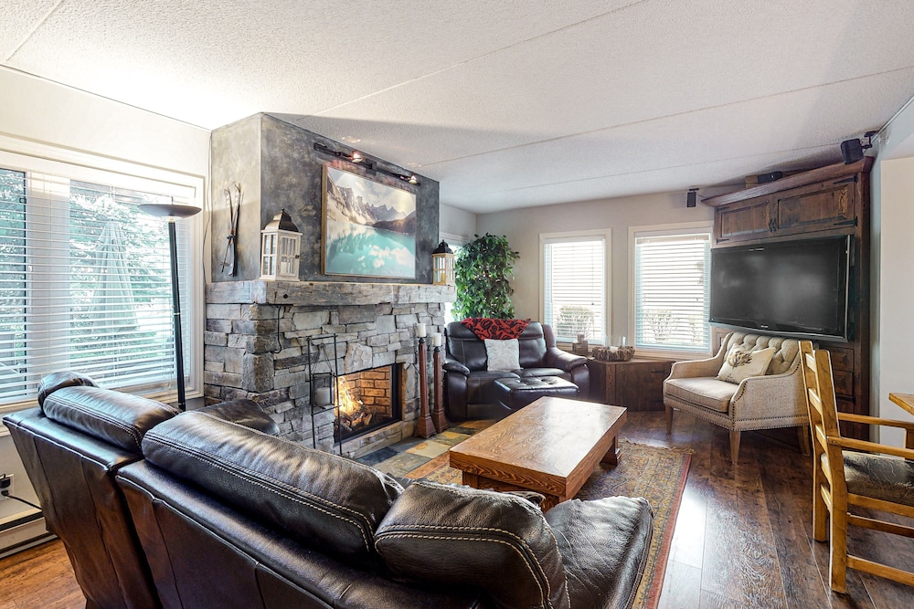The Lodges At Blue Mountain Mountain Walk Condos 34/50