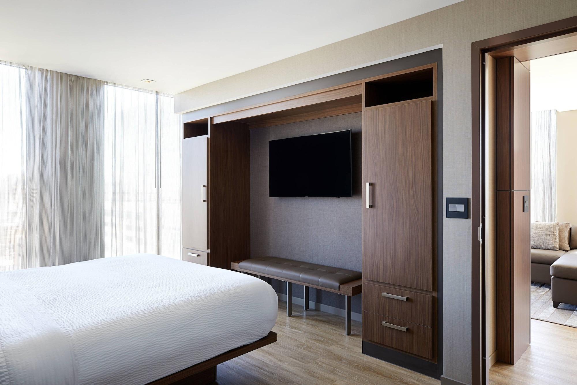 1 Bedroom, Suite, City View